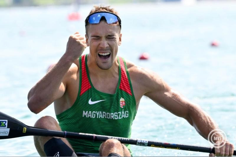 Milánó, 2025. augusztus 23. A győztes Kopasz Bálint a kajak-kenu világbajnokság férfi kajak egyes 1000 méteres számának döntője után Milánóban 2025. augusztus 23-án. MTI/Czeglédi Zsolt