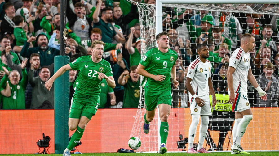 Az ír Evan Ferguson (b2), miután gólt lõtt az Írország-Magyarország labdarúgó világbajnoki selejtezõ mérkõzésen a dublini Aviva Stadionban 2025. szeptember 6-án.MTI/Bodnár Boglárka