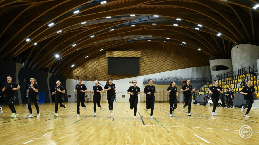 A női kézilabda-válogatott sajtónyilvános edzése a felcsúti Pancho Arénában 2025. szeptember 16-án. A magyar csapat legközelebb Svédország ellen a JYSK Kupán mérkőzik meg Tatabányán szeptember 18-án. MTI/Hegedüs Róbert