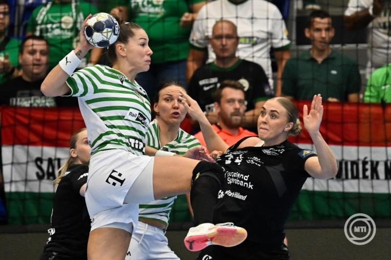 Emily Vogel (b), a Ferencváros és Matha Barka (j), a Sola HK játékosa a női kézilabda Bajnokok Ligája B csoportjának 3. fordulójában játszott FTC-Rail Cargo Hungaria – Sola HK mérkőzésen az Érd Arénában 2025. szeptember 27-én. MTI/Illyés Tibor