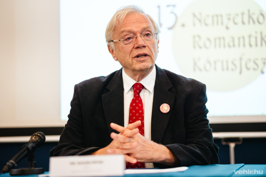 Dr. Sugár Péter kóruselnök 