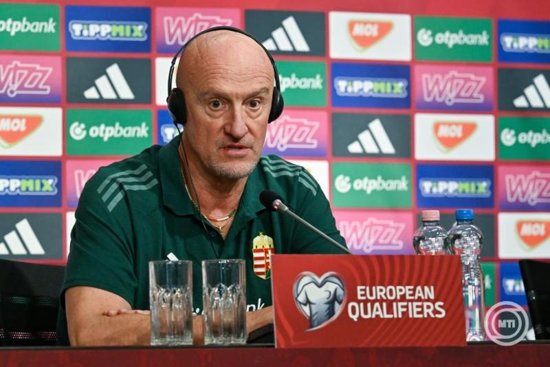 Marco Rossi szövetségi kapitány a magyar labdarúgó-válogatott sajtótájékoztatóján az MLSZ Telki Edzőközpontjában 2025. október 10-én. A magyar válogatott október 11-én Örményország ellen lép pályára a Puskás Arénában, három nappal később Lisszabonban a portugálok ellen játszik. MTI/Illyés Tibor