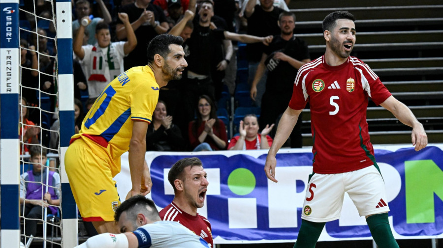A második magyar gólt szerző Büki Baltazár Géza (k) a férfi futsal Európa-bajnoki pótselejtezőn játszott Magyarország - Románia mérkőzésen a debreceni Főnix Arénában 2025. szeptember 18-án. A magyar válogatott 3-2-re győzött. MTI/Szigetváry Zsolt