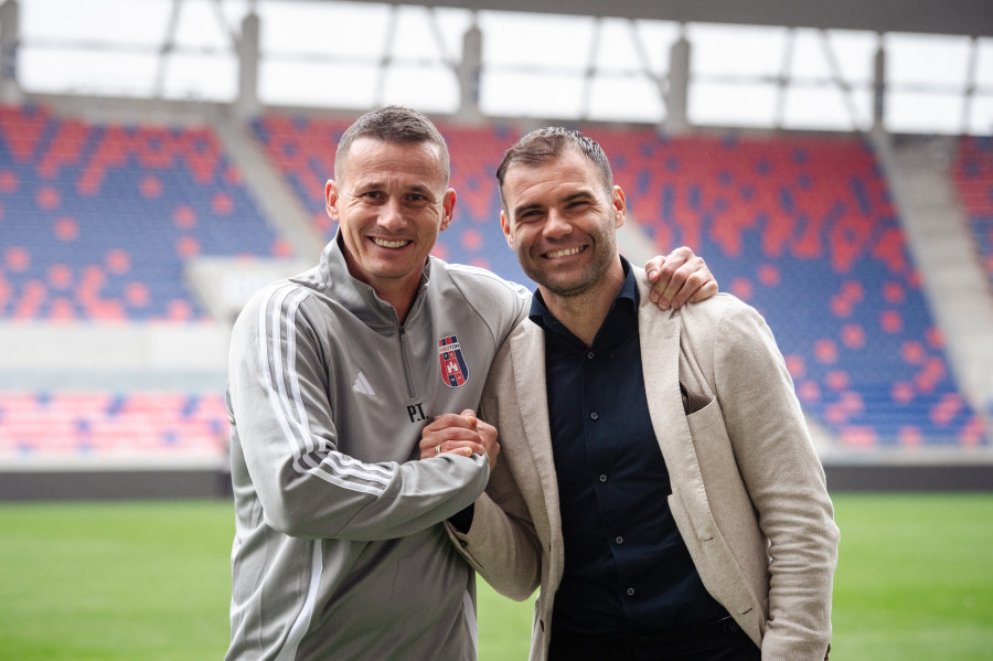 Pető Tamás vezetőedző és Nikolics Nemanja sportigazgató - fotó: vidi.hu