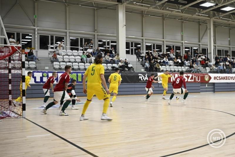 A Magyarország - Litvánia felkészülési futsalmérkőzés a Sterbinszky Amália Sportcsarnokban 2025. november 11-én. MTI/Bodnár Boglárka