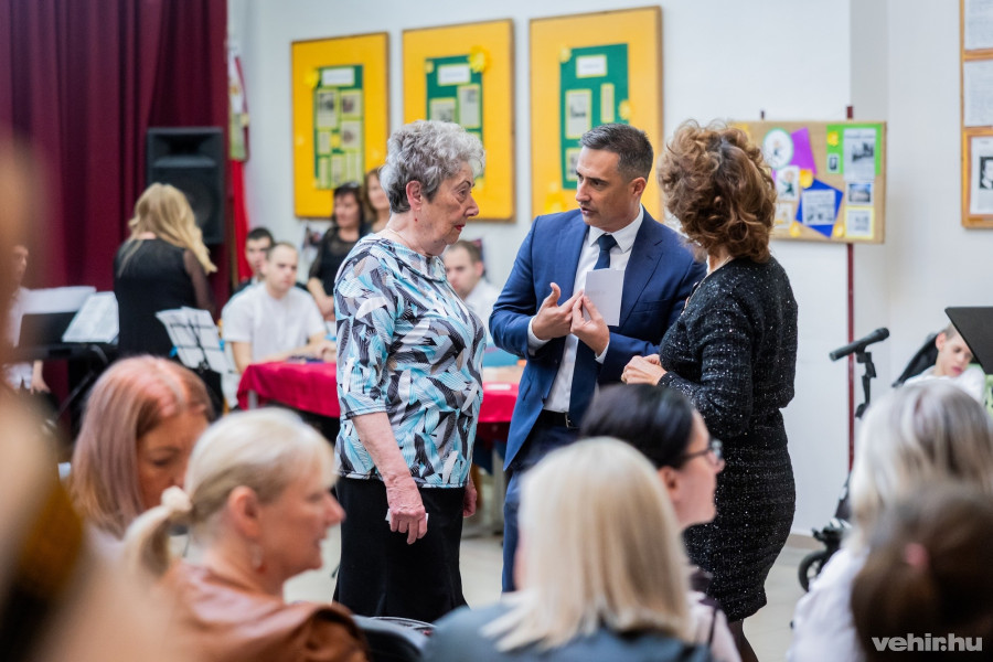 Bernáth Ildikó, a Kozmutza Alapítvány elnöke és Ovádi Péter, országgyűlési képviselő