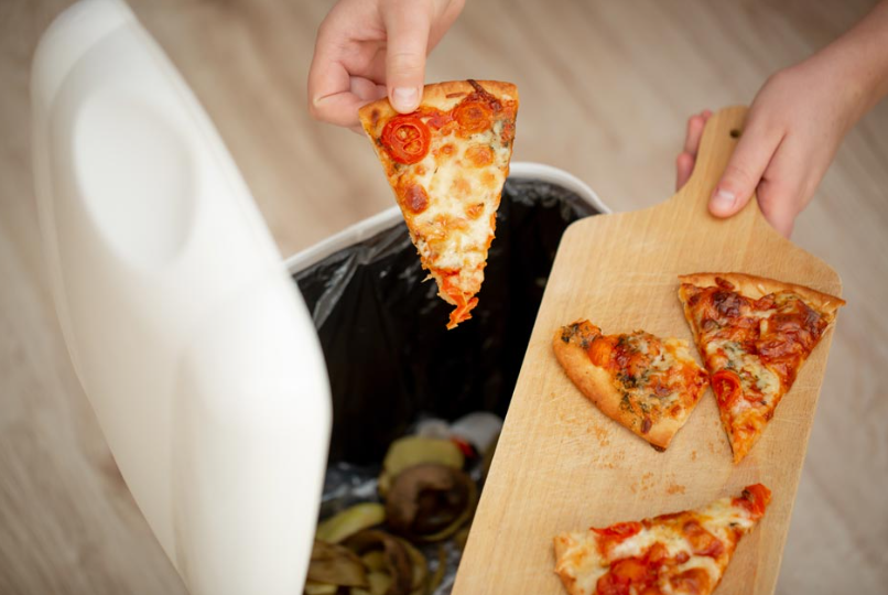 A magyarok évente fejenként mintegy 60 kilogramm élelmiszert dobnak ki. Fotó: dreamstime