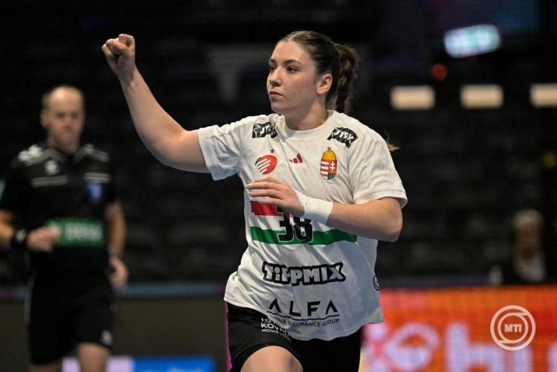 Vámos Petra a német-holland közös rendezésű női kézilabda-világbajnokság középdöntőjének 1. fordulójában játszott Magyarország-Románia mérkőzésen Rotterdamban 2025. december 3-án. MTI/Szigetváry Zsolt