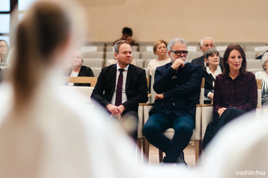 Csik Richárd önkormányzati képviselő, Muraközy péter alpolgármester és Sótonyi Mónika alpolgármester