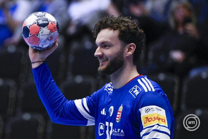 Palasics Kristóf kapus a dán-norvég-svéd közös rendezésű férfi kézilabda-Európa-bajnokság F csoportjának első fordulójában játszott Magyarország - Lengyelország mérkőzésen a svédországi Kristianstad Arénában 2026. január 16-án. Magyarország-Lengyelország 29-21. Magyarország-Lengyelország 29-21. MTI/Hegedüs Róbert