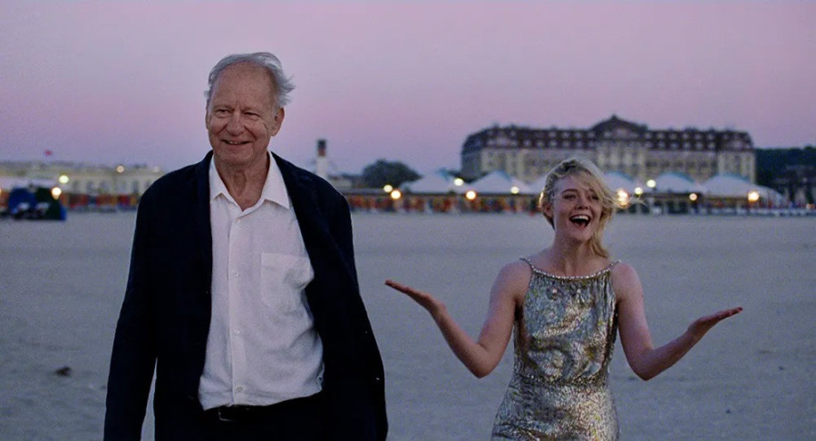 Stellan Skarsgård és Elle Fanning