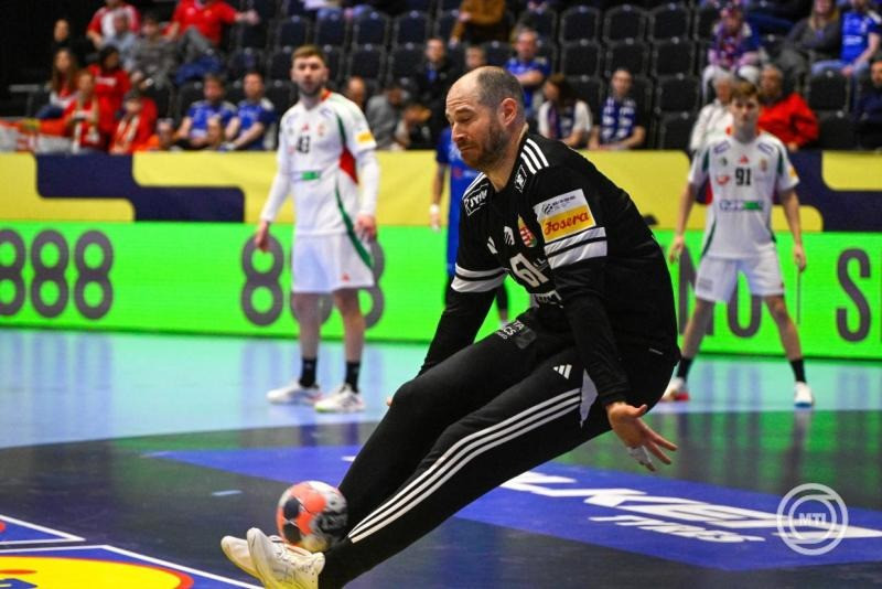 Bartucz László a dán-norvég-svéd közös rendezésű férfi kézilabda-Európa-bajnokság F csoportjának második fordulójában játszott Magyarország - Olaszország mérkőzésen a svédországi Kristianstad Arénában 2026. január 18-án. A magyar válogatott 32-26-ra győzött. MTI/Hegedüs Róbert