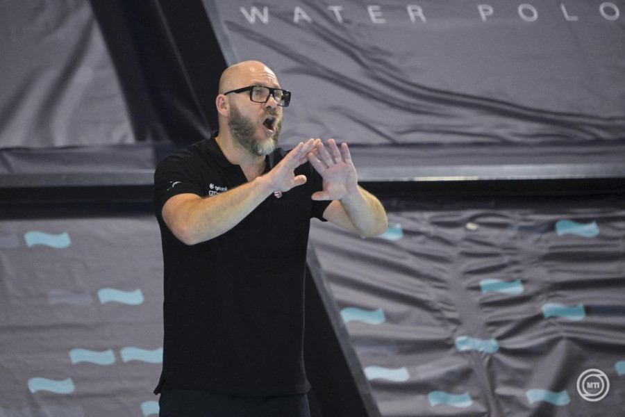 Cseh Sándor, a magyar válogatott szövetségi kapitánya a női vízilabda Európa-bajnokság döntőjében játszott Magyarország - Hollandia mérkőzésen a funchali Olimpiai Uszodakomplexumban 2026. február 5-én. Magyarország-Hollandia ötméteresekkel 13-15. MTI/Szigetváry Zsolt