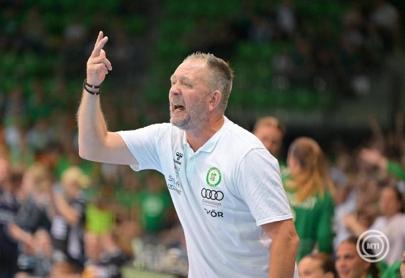 Per Johansson a Győr vezetőedzője a női kézilabda Bajnokok Ligája csoportkörének 2. fordulójában játszott Győri Audi ETO KC - Team Esbjerg mérkőzésen a győri Audi Arénában 2025. szeptember 13-án. MTI/Krizsán Csaba