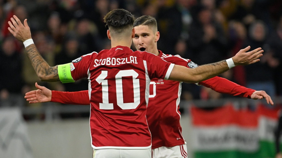 Borítókép: Budapest, 2023. március 27. Szoboszlai Dominik (háttal) és Sallai Roland a labdarúgó Európa-bajnoki selejtezõk G csoportjában játszott Magyarország-Bulgária mérkõzésen a Puskás Arénában 2023. március 27-én. MTI/Czeglédi Zsolt