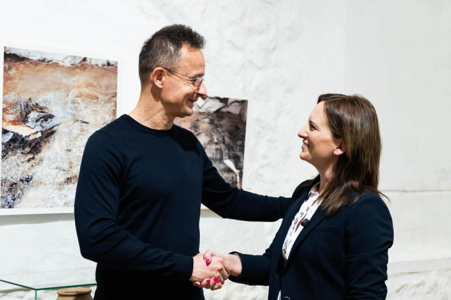 Szijjártó Péter és Hegedűs Barbara