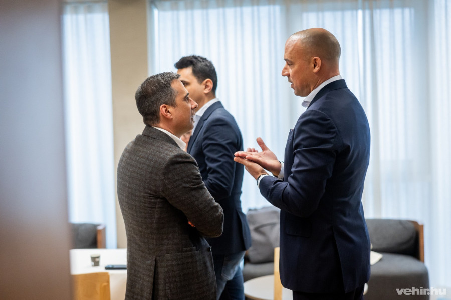 Ovádi Péter országgyűlési képviselő és Schmidt Ádám államtitkár is szívén viselő Veszprém és térségének sportját