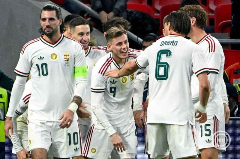 A magyar csapat gólöröme a Magyarország - Szlovénia felkészülési labdarúgó-mérkőzésen a Puskás Arénában 2026. március 28-án. Középen a gólszerző Schön Szabolcs. MTI/Purger Tamás