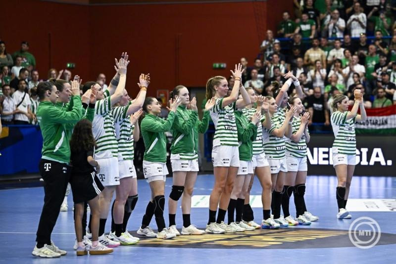 Érd, 2026. április 19. A Ferencváros játékosai a női kézilabda Bajnokok Ligája negyeddöntőjében játszott FTC-Rail Cargo Hungaria - Metz Handball első mérkőzés végén az Érd Arénában 2026. április 19-én. A találkozó 31-31-es döntetlennel zárult. MTI/Hegedüs Róbert