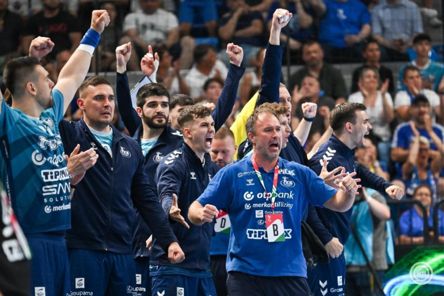 Michael Apelgren, a Szeged vezetőedzője (k) a férfi kézilabda NB I döntőjében játszott OTP Bank-Pick Szeged - One Veszprém HC második mérkőzésen a szegedi Pick Arénában 2026. június 2-án. MTI/Illyés Tibor